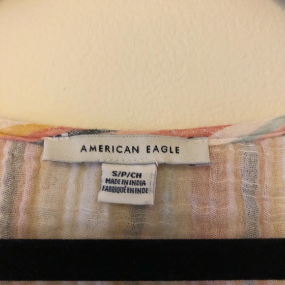 Vertical Stripe Button Up Crop Top - Picture 4 of 5